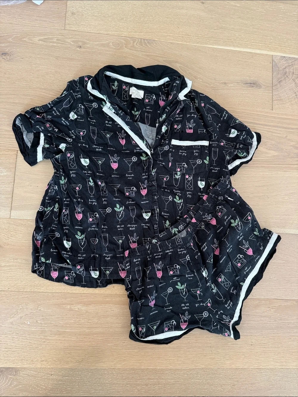 kate spade Black Cocktail-Print Women’s Short Pajama Set with White Trim size M